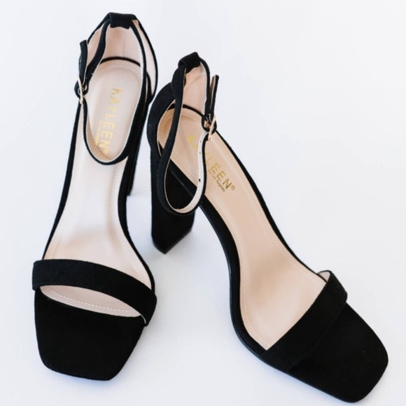 4” High Heel In Black - Picture 3 of 4